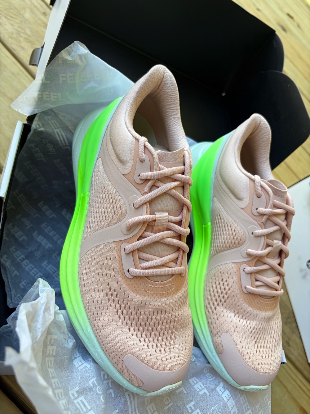 NIB Lululemon size 7 Breathable Pink & Neon Green Women's Running Sneakers - Picture 4 of 10